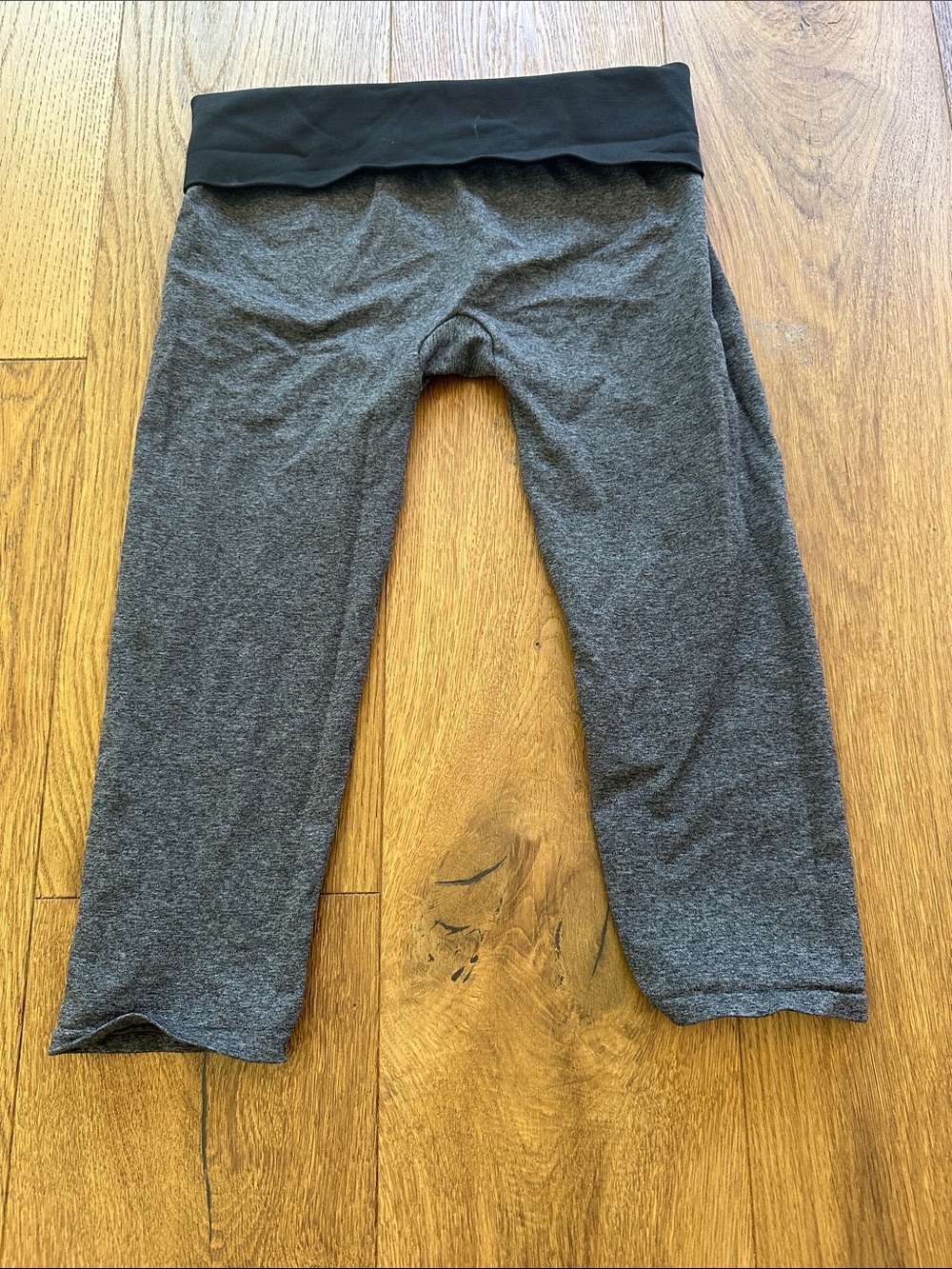 Zella Kids Charcoal Gray Capri Leggings with Black Fold-Over Waistband